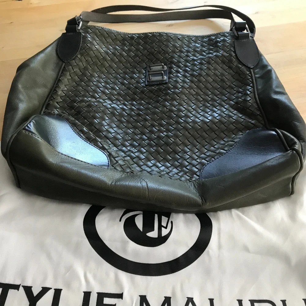 TYLIE SHOULDER WOVEN BAG NEW/VINTAGE /RARE